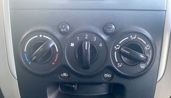 2015 Maruti Wagon R 1.0 VXI, Petrol, Manual, 37,345 km, AC Unit - Directional switch has minor damage