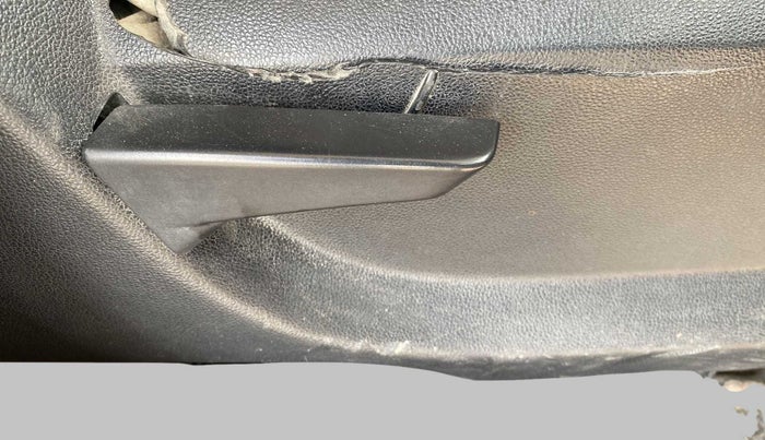 2016 Mahindra Kuv100 K4 6 STR, Petrol, Manual, 92,125 km, Driver Side Adjustment Panel