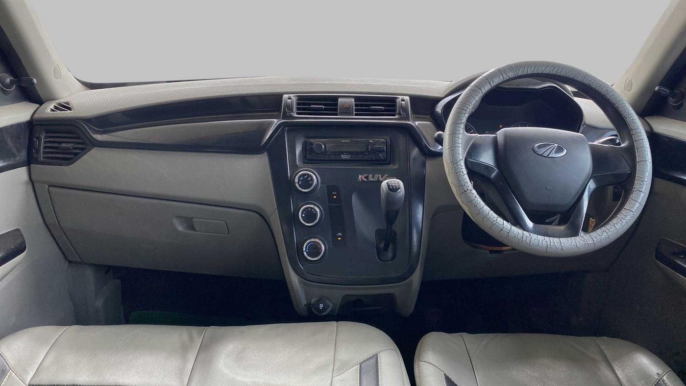2016 Mahindra Kuv100 K4 6 STR, Petrol, Manual, 92,125 km, Dashboard