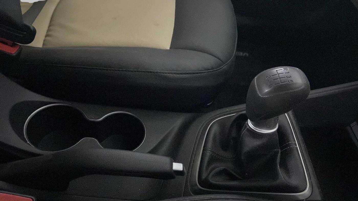 2018 Hyundai Verna 1.6 VTVT SX, Petrol, Manual, 4,922 km, Gear Lever