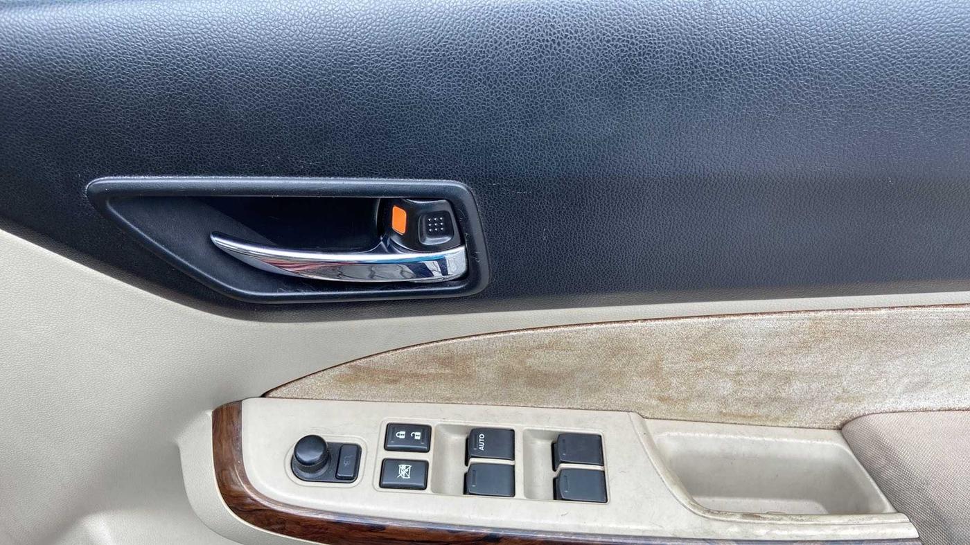 2017 Maruti Dzire ZXI PLUS AMT, Petrol, Automatic, 38,846 km, Driver Side Door Panels Control