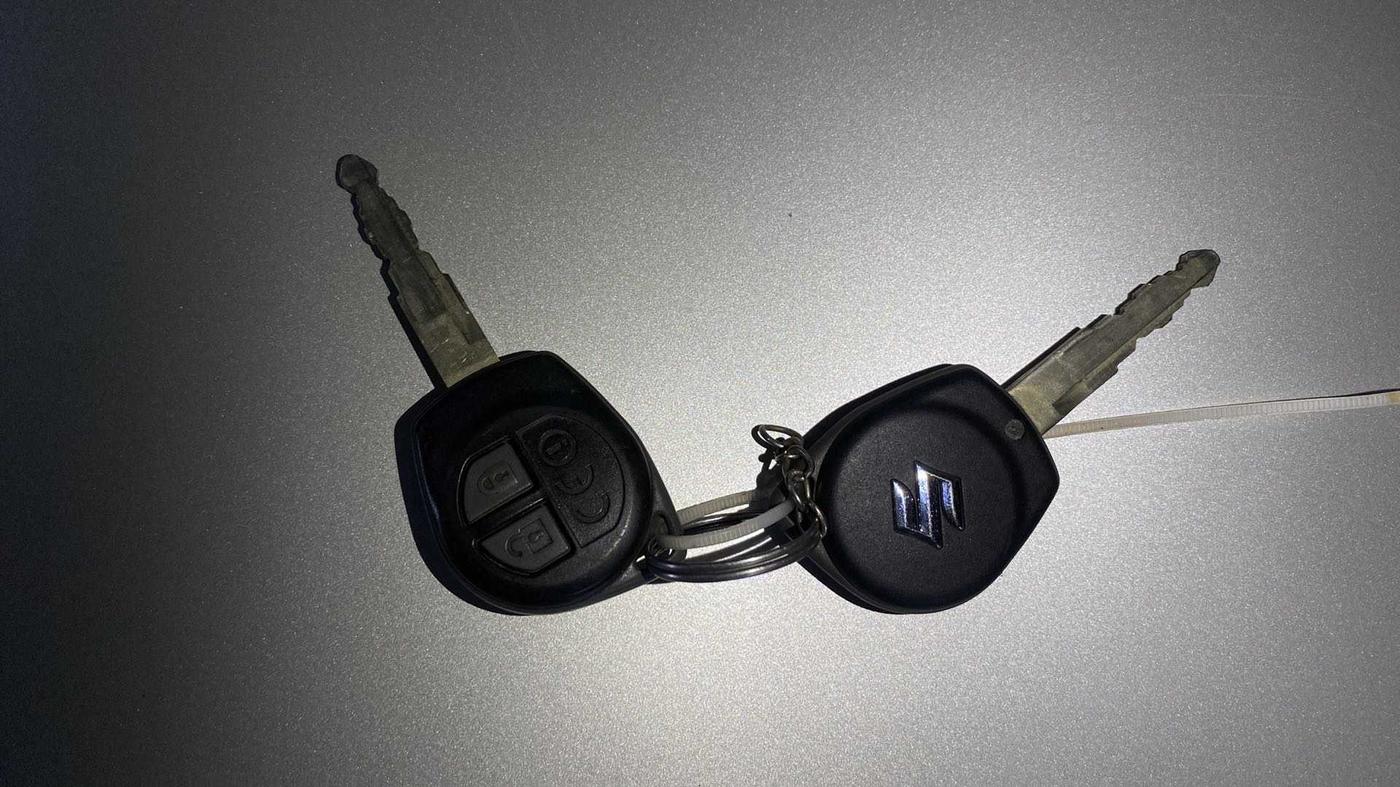 2018 Maruti Dzire VXI, Petrol, Manual, 37,741 km, Key Close Up