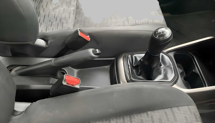 2018 Maruti IGNIS SIGMA 1.2, Petrol, Manual, 64,570 km, Gear Lever