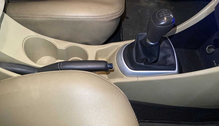 2013 Hyundai Verna FLUIDIC 1.6 VTVT EX, Petrol, Manual, 58,292 km, Gear Lever