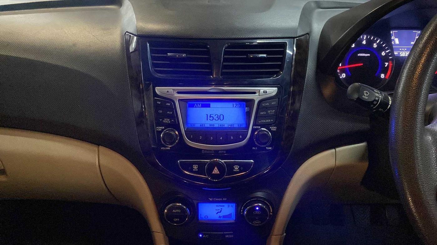 2013 Hyundai Verna FLUIDIC 1.6 VTVT EX, Petrol, Manual, 58,292 km, Air Conditioner