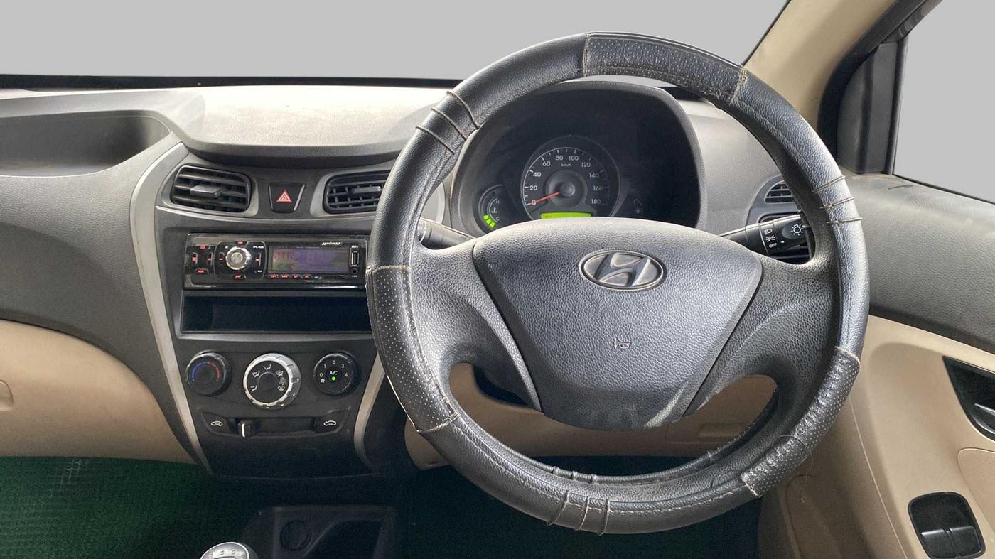 2014 Hyundai Eon ERA +, Petrol, Manual, 17,384 km, Steering Wheel Close Up