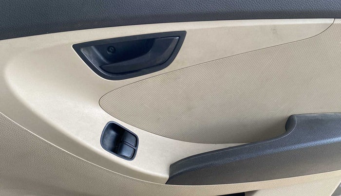 2014 Hyundai Eon ERA +, Petrol, Manual, 17,384 km, Driver Side Door Panels Control