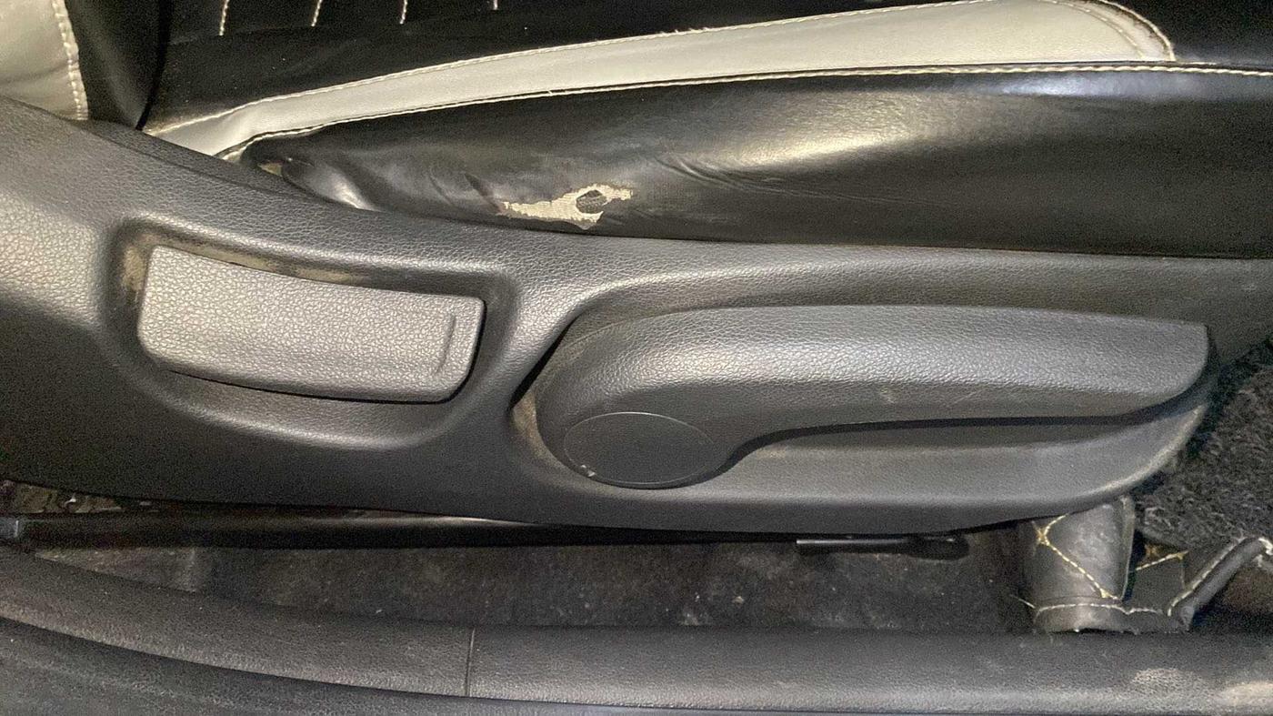 2018 Hyundai Verna 1.6 EX CRDI, Diesel, Manual, 63,537 km, Driver Side Adjustment Panel