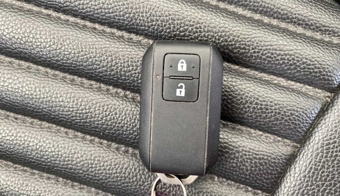 2021 Maruti Baleno ZETA PETROL 1.2, Petrol, Manual, 22,808 km, Key Close Up