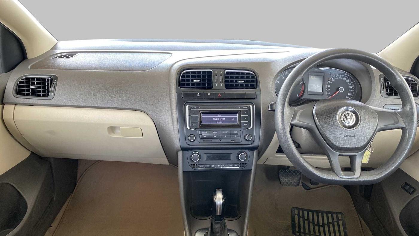 2015 Volkswagen Vento COMFORTLINE 1.2 TSI AT, Petrol, Automatic, 1,11,525 km, Dashboard