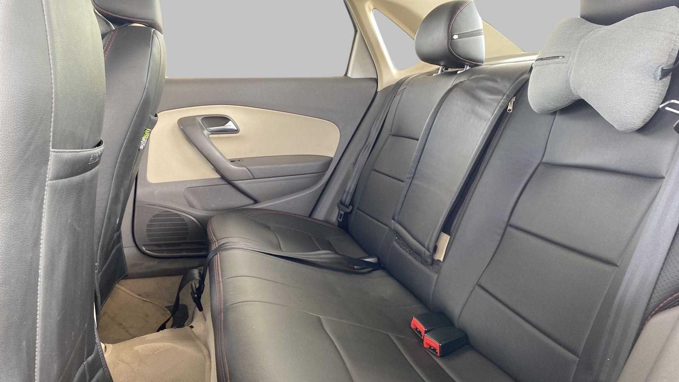 2015 Volkswagen Vento COMFORTLINE 1.2 TSI AT, Petrol, Automatic, 1,11,525 km, Right Side Rear Door Cabin