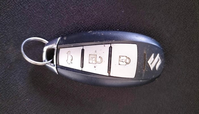 2015 Maruti Swift Dzire ZXI, Petrol, Manual, 19,271 km, Key Close Up