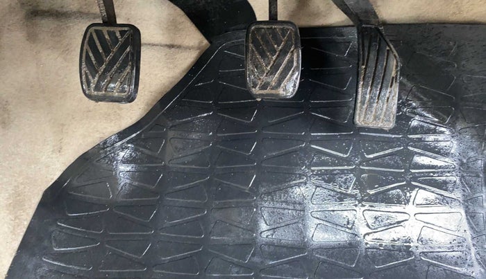 2015 Maruti Swift Dzire ZXI, Petrol, Manual, 19,271 km, Pedals