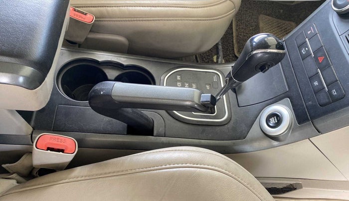 2018 Mahindra XUV500 W10 AT, Diesel, Automatic, 66,470 km, Gear Lever