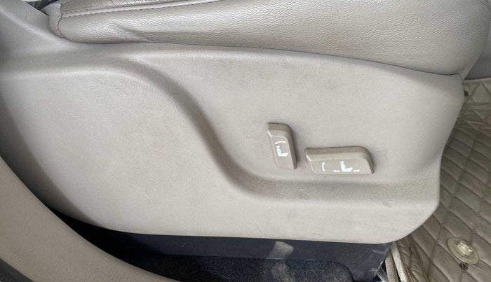 2018 Mahindra XUV500 W10 AT, Diesel, Automatic, 66,470 km, Driver Side Adjustment Panel