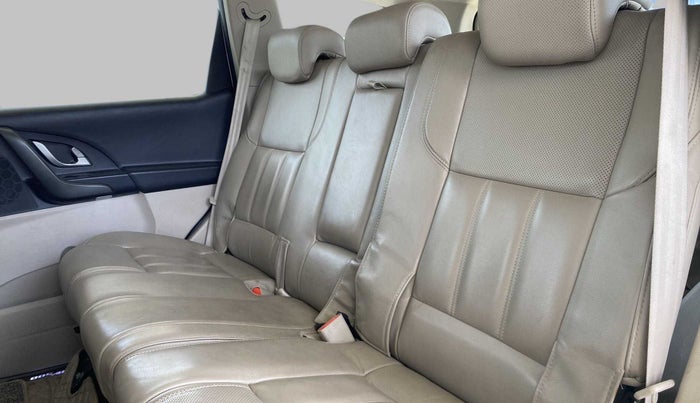 2018 Mahindra XUV500 W10 AT, Diesel, Automatic, 66,470 km, Right Side Rear Door Cabin