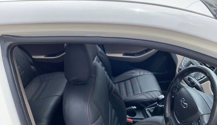 2019 Hyundai Elite i20 MAGNA PLUS 1.4 CRDI, Diesel, Manual, 63,441 km, Right A pillar - Slightly rusted