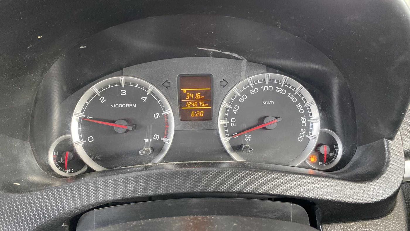 2017 Maruti Swift VDI, Diesel, Manual, 1,24,644 km, Odometer Image