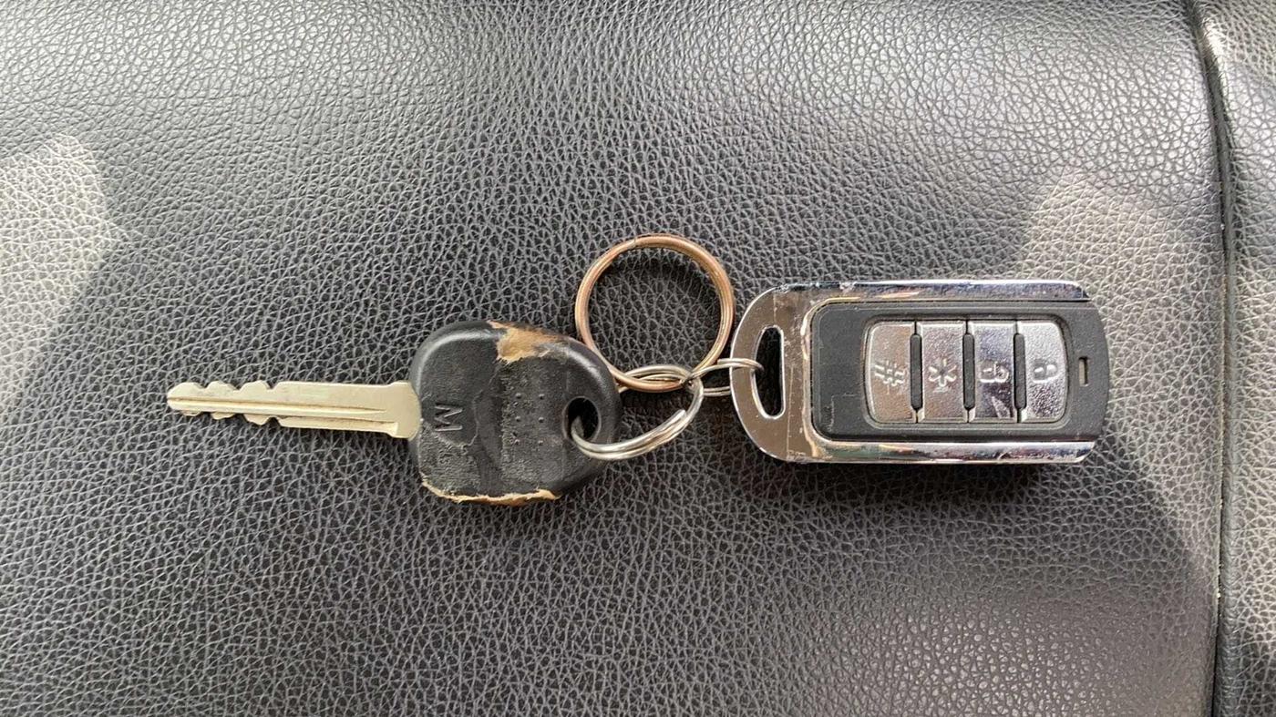 2018 Hyundai Xcent E+, CNG, Manual, 69,145 km, Key Close Up