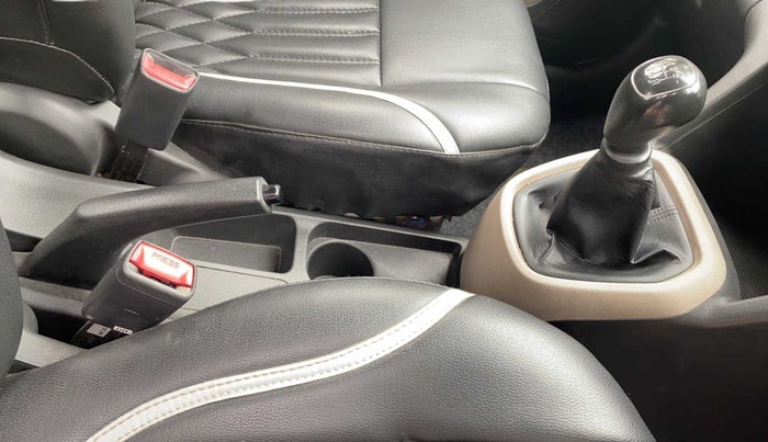 2018 Hyundai Xcent E+, CNG, Manual, 69,145 km, Gear Lever