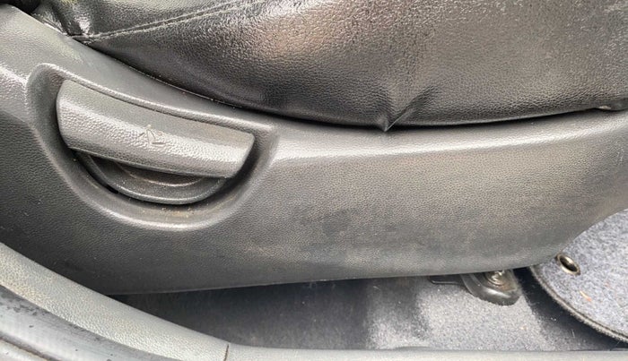 2018 Hyundai Xcent E+, CNG, Manual, 69,145 km, Driver Side Adjustment Panel