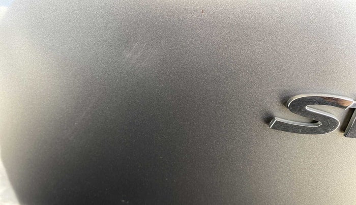 2016 Maruti Swift VXI, Petrol, Manual, 39,115 km, Dicky (Boot door) - Slightly dented