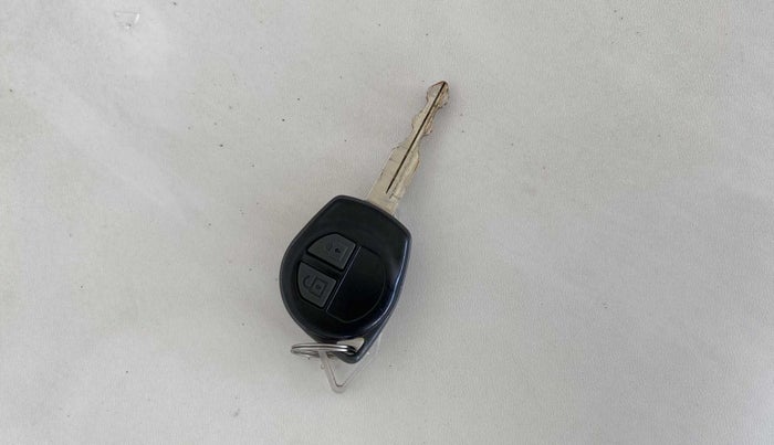 2016 Maruti Swift VXI, Petrol, Manual, 39,115 km, Key Close Up