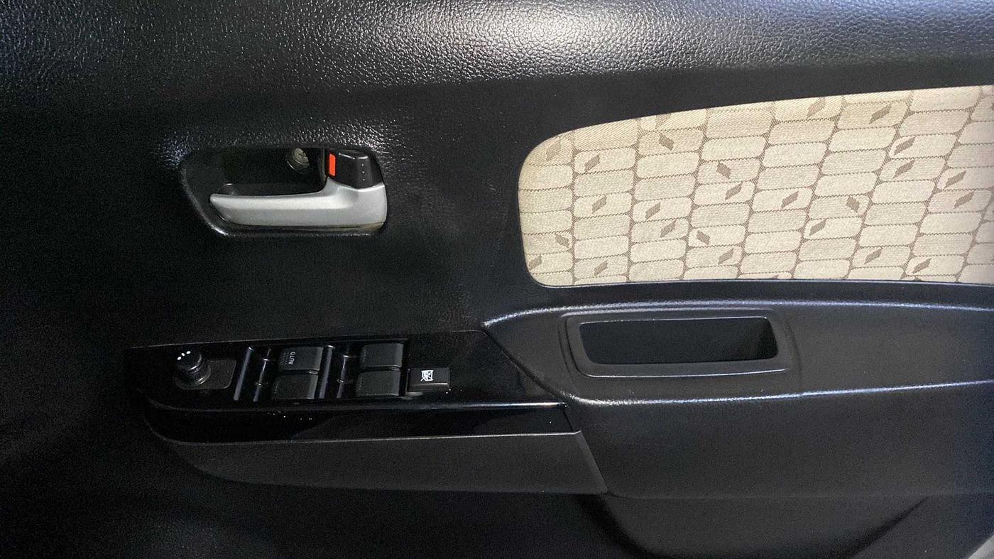 2018 Maruti Wagon R 1.0 VXI, Petrol, Manual, 16,338 km, Driver Side Door Panels Control