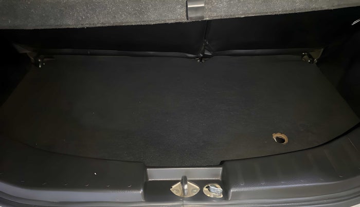 2018 Maruti Wagon R 1.0 VXI, Petrol, Manual, 16,338 km, Boot Inside