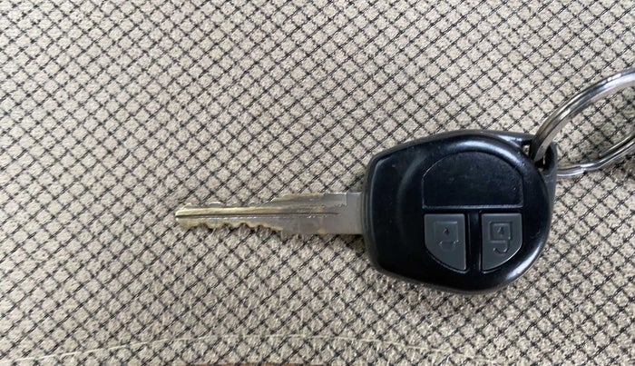 2015 Maruti Swift Dzire VXI, Petrol, Manual, 38,338 km, Key Close Up