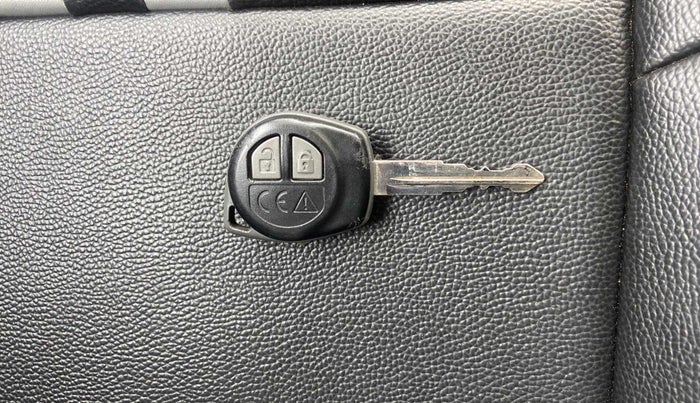 2022 Maruti Swift VXI, Petrol, Manual, 8,857 km, Key Close Up