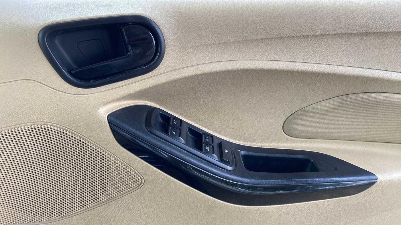 2021 Ford Figo Aspire TITANIUM PLUS 1.2 PETROL, Petrol, Manual, 33,497 km, Driver Side Door Panels Control