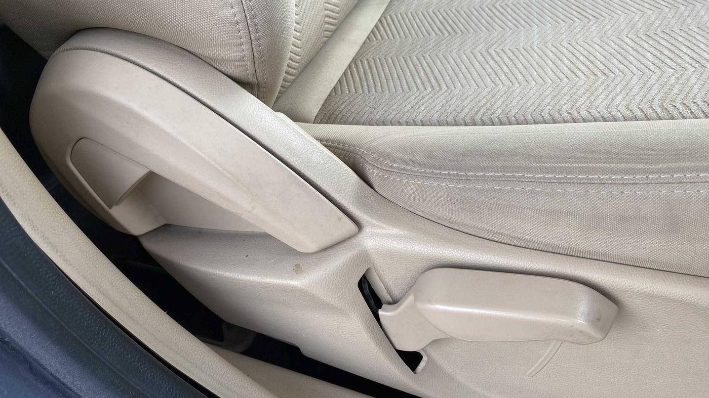 2021 Ford Figo Aspire TITANIUM PLUS 1.2 PETROL, Petrol, Manual, 33,497 km, Driver Side Adjustment Panel