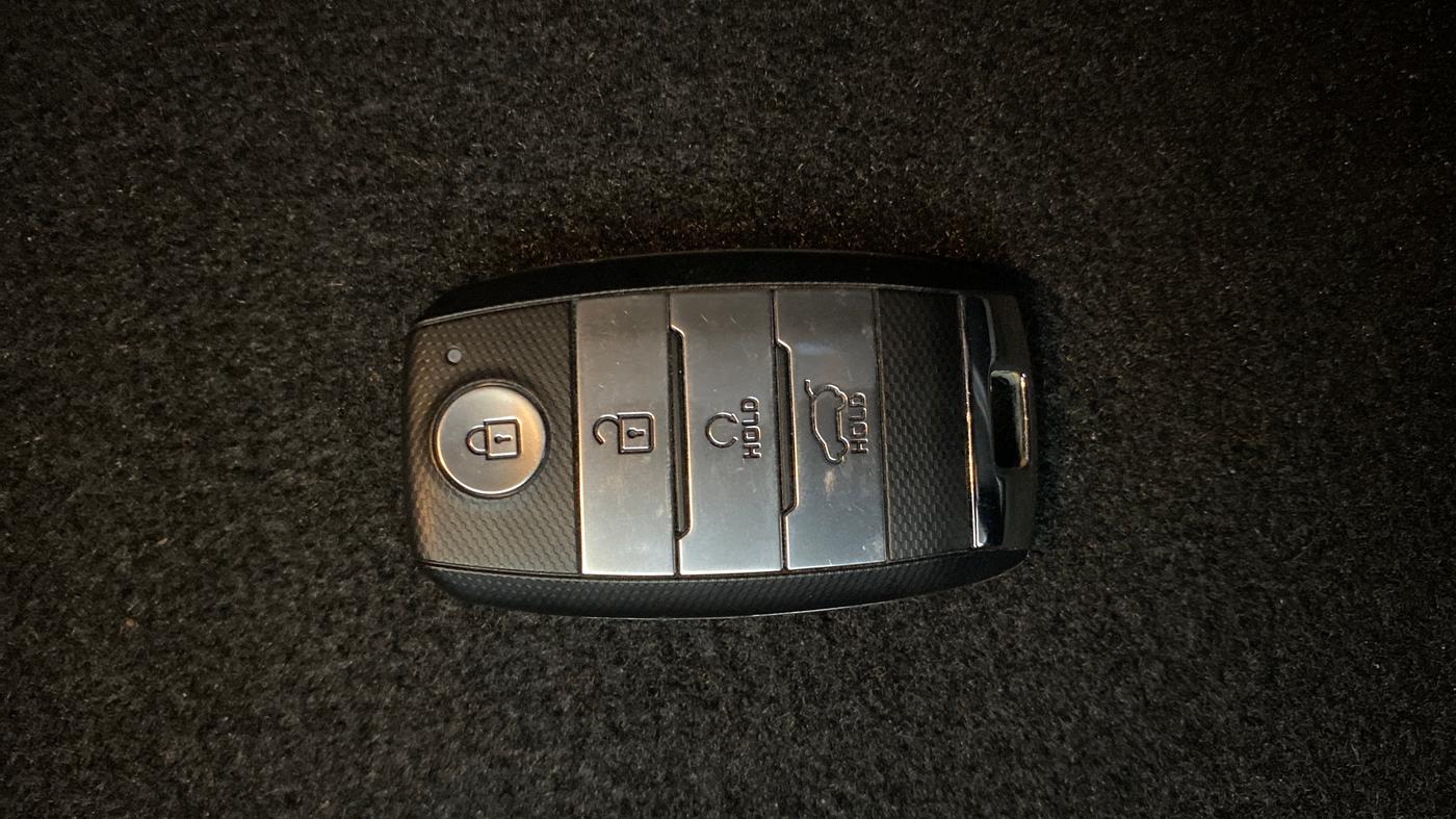 2022 KIA SONET HTX 1.0 IMT, Petrol, Manual, 13,380 km, Key Close Up
