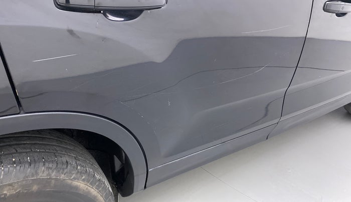 2022 Tata Harrier XT PLUS 2.0L KRYOTEC DARK EDITON, Diesel, Manual, 35,498 km, Right rear door - Minor scratches