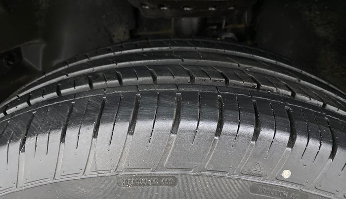 2022 Tata Harrier XT PLUS 2.0L KRYOTEC DARK EDITON, Diesel, Manual, 35,498 km, Left Front Tyre Tread