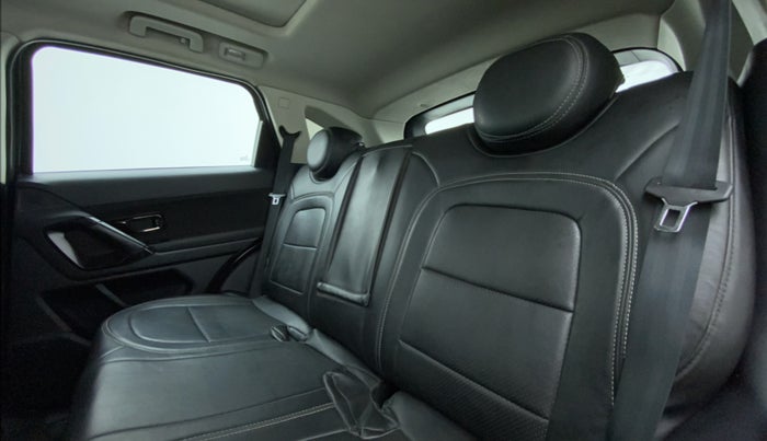2022 Tata Harrier XT PLUS 2.0L KRYOTEC DARK EDITON, Diesel, Manual, 35,498 km, Right Side Rear Door Cabin