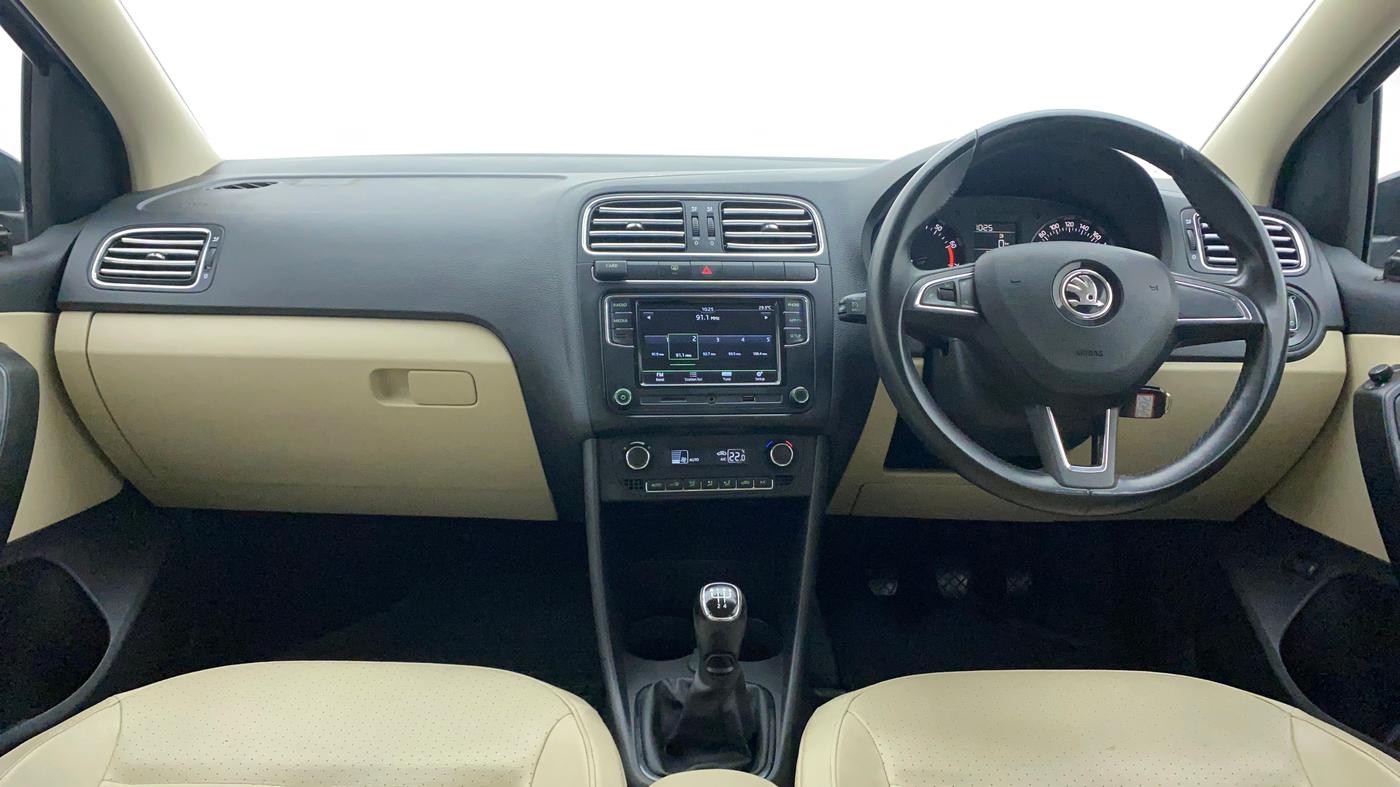 2017 Skoda Rapid STYLE 1.6 MPI, Petrol, Manual, 33,514 km, Dashboard