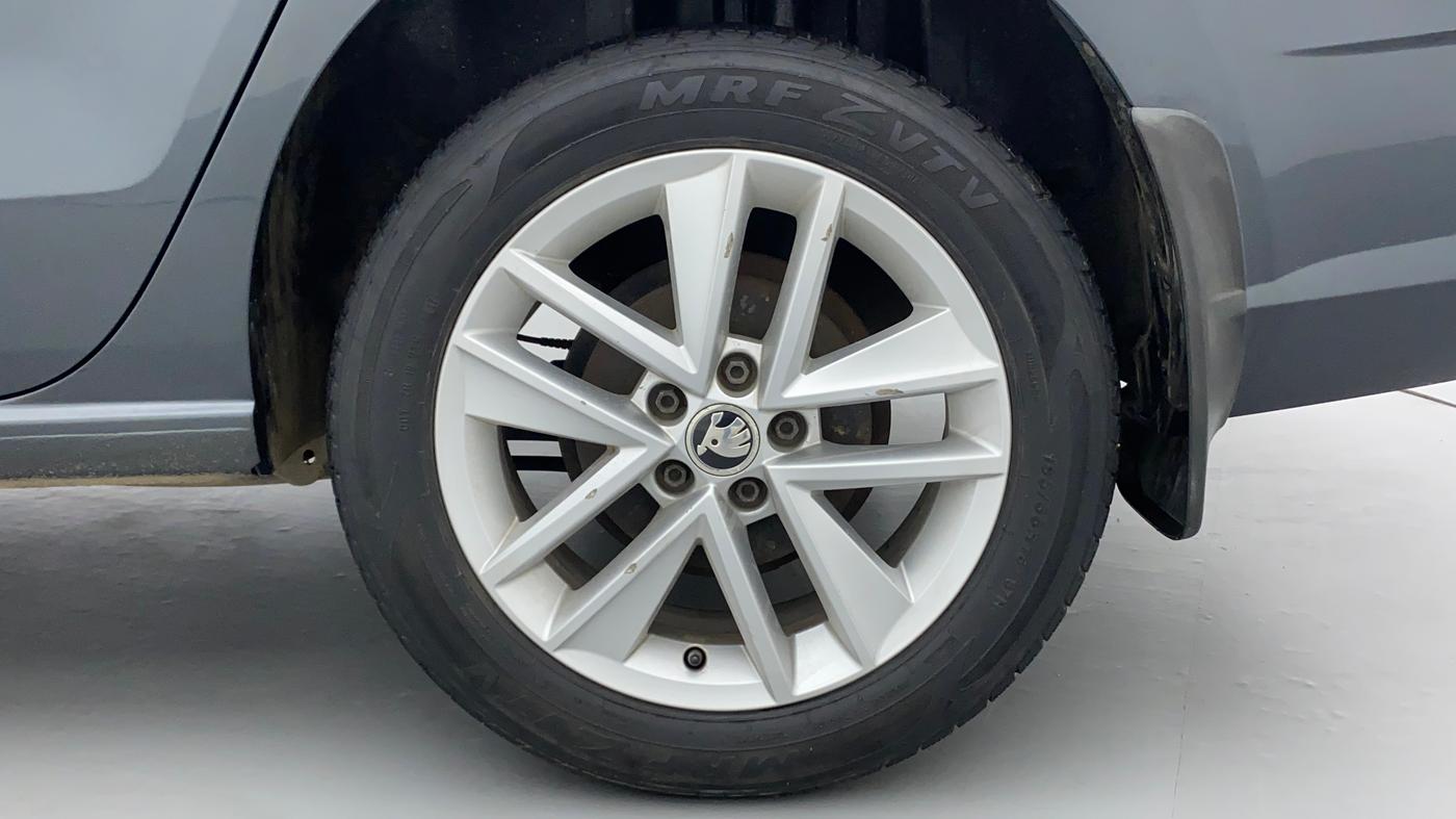 2017 Skoda Rapid STYLE 1.6 MPI, Petrol, Manual, 33,514 km, Left Rear Wheel