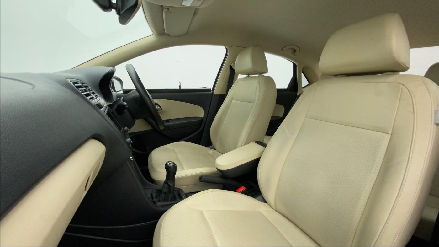 2017 Skoda Rapid STYLE 1.6 MPI, Petrol, Manual, 33,514 km, Right Side Front Door Cabin