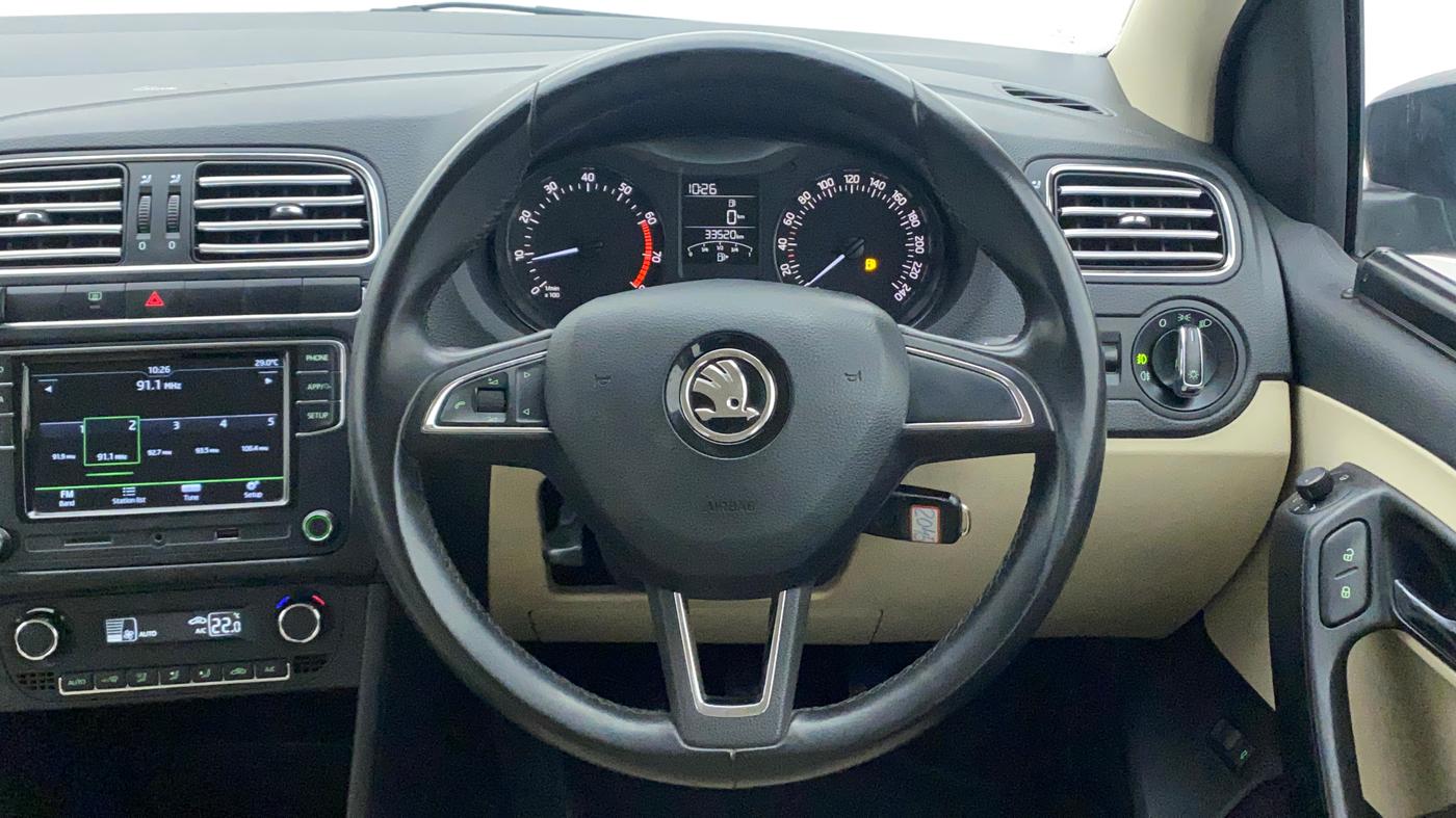 2017 Skoda Rapid STYLE 1.6 MPI, Petrol, Manual, 33,514 km, Steering Wheel Close Up
