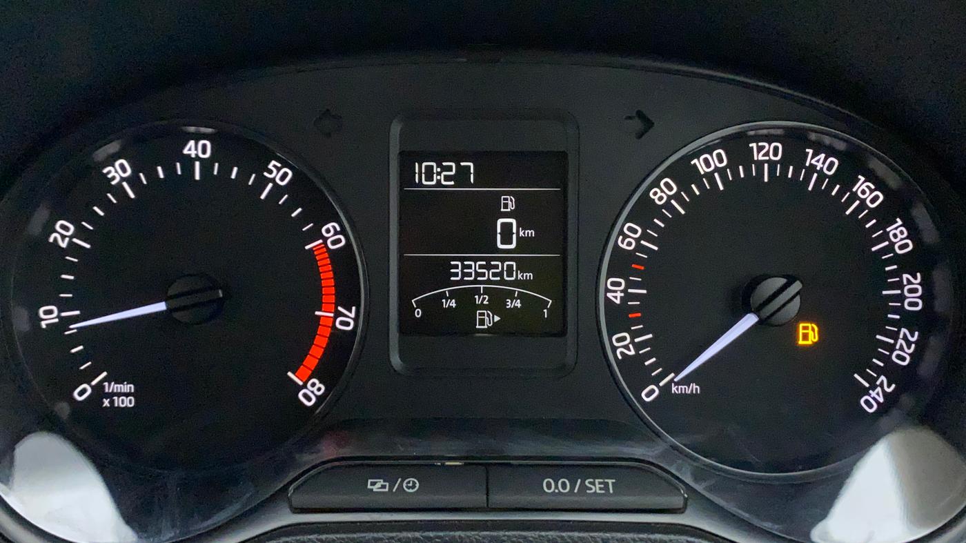 2017 Skoda Rapid STYLE 1.6 MPI, Petrol, Manual, 33,514 km, Odometer Image