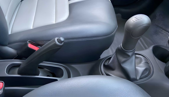 2013 Nissan Micra Active XV SAFETY PACK, Petrol, Manual, 36,007 km, Gear Lever