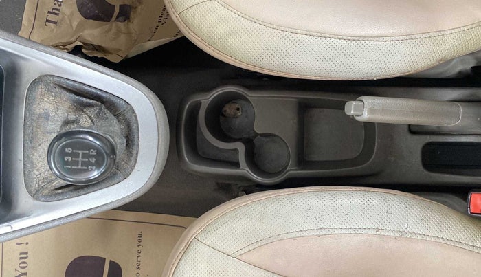 2016 Hyundai i10 SPORTZ 1.1, Petrol, Manual, 73,253 km, Gear Lever