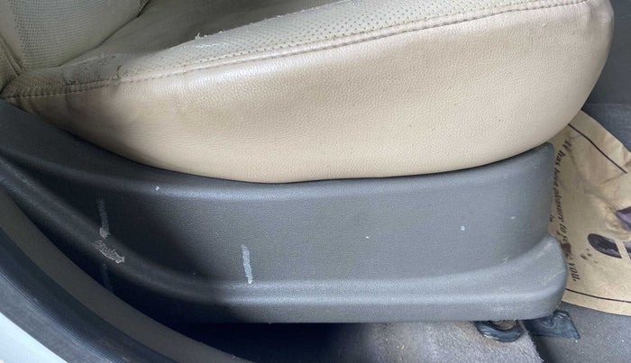 2016 Hyundai i10 SPORTZ 1.1, Petrol, Manual, 73,253 km, Driver Side Adjustment Panel