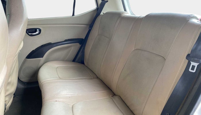 2016 Hyundai i10 SPORTZ 1.1, Petrol, Manual, 73,253 km, Right Side Rear Door Cabin