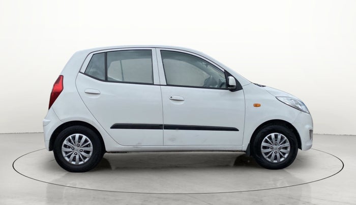 2016 Hyundai i10 SPORTZ 1.1, Petrol, Manual, 73,253 km, Right Side View