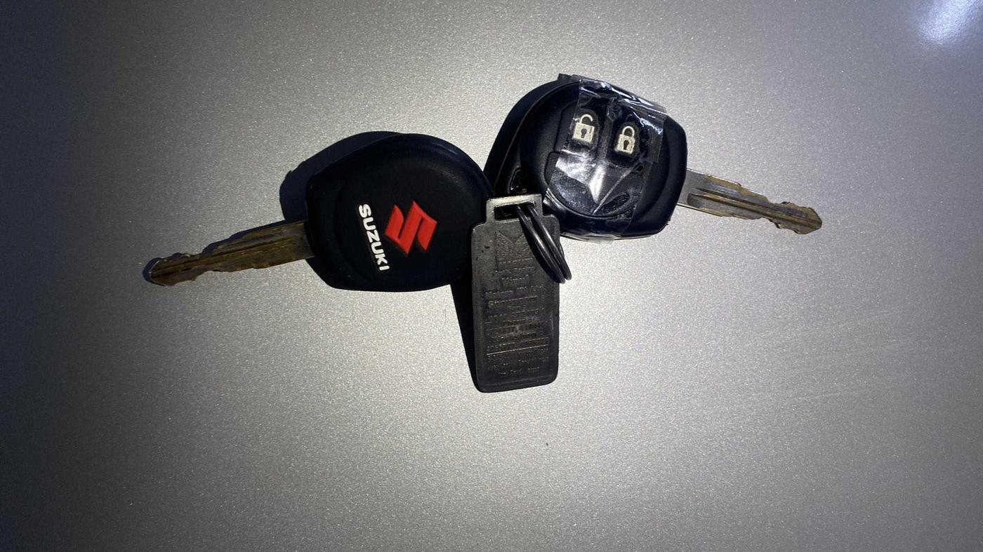 2012 Maruti Swift Dzire VDI, Diesel, Manual, 1,04,243 km, Key Close Up
