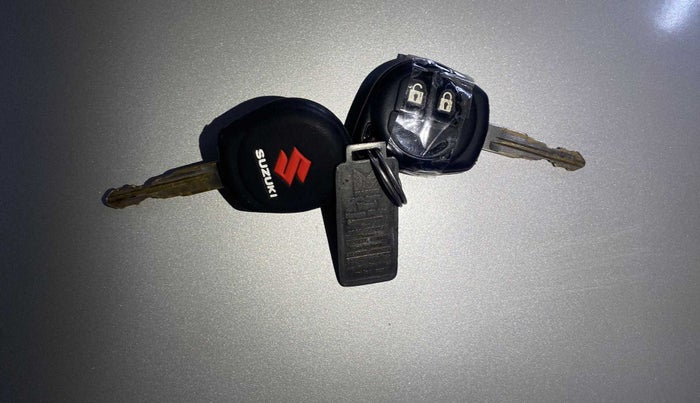2012 Maruti Swift Dzire VDI, Diesel, Manual, 1,04,243 km, Key Close Up