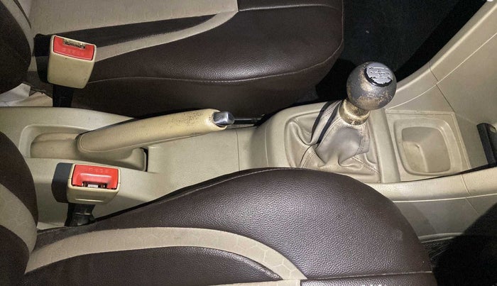 2012 Maruti Swift Dzire VDI, Diesel, Manual, 1,04,243 km, Gear Lever